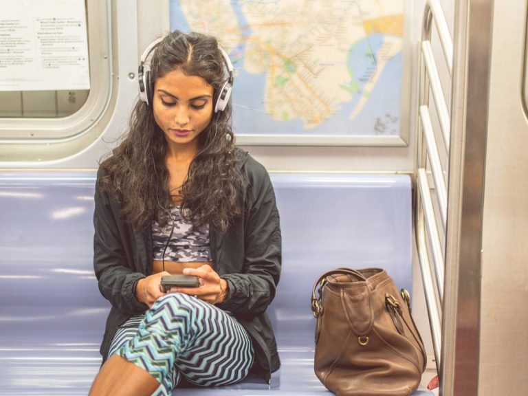 Audiobook Downloads For Commuters: Making The Most Of Your Travel Time